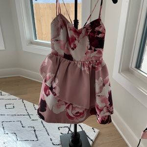 Beautiful women’s size small formal dress